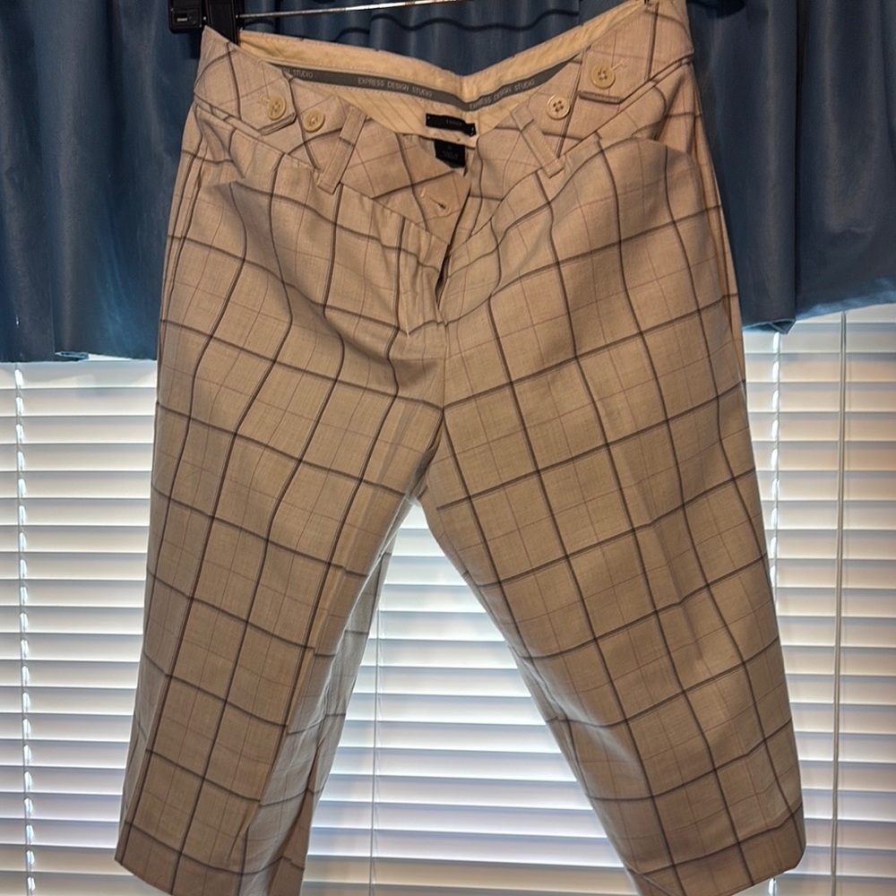 Express Plaid Women's Bermudas - Beige and Brown